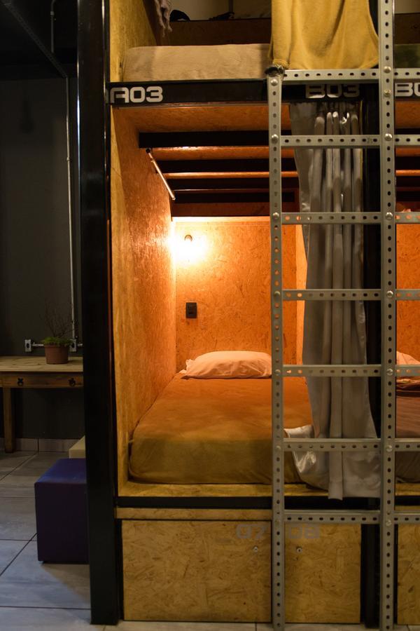 Eco Box Hostel Флорианополис Экстерьер фото