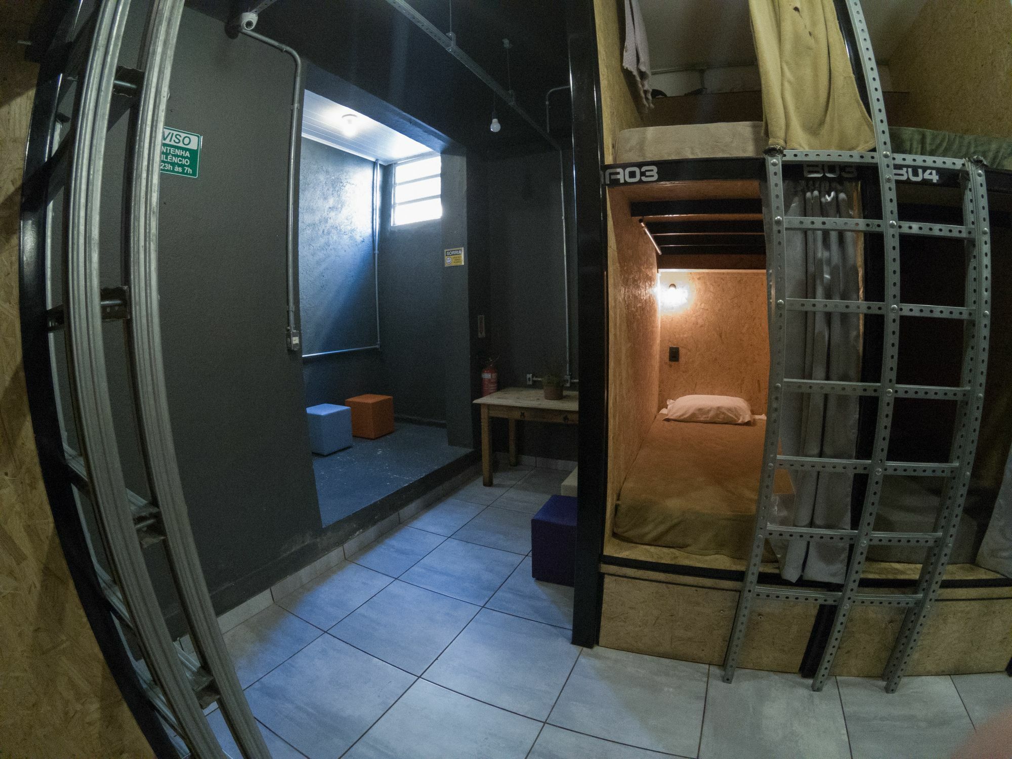 Eco Box Hostel Флорианополис Экстерьер фото